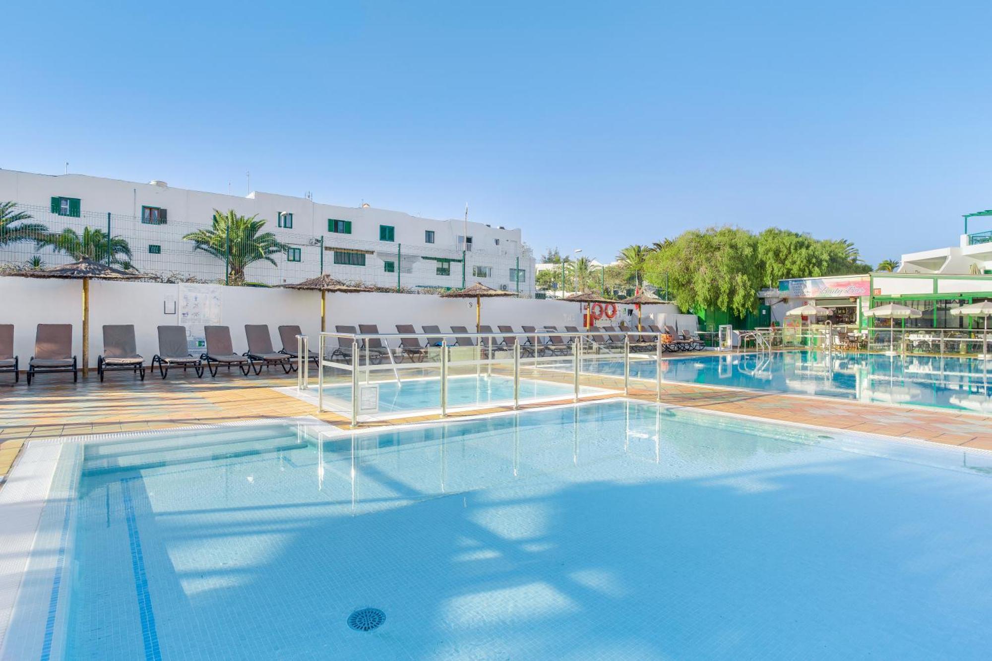 Club Del Carmen Aparthotel Puerto del Carmen  Exterior photo