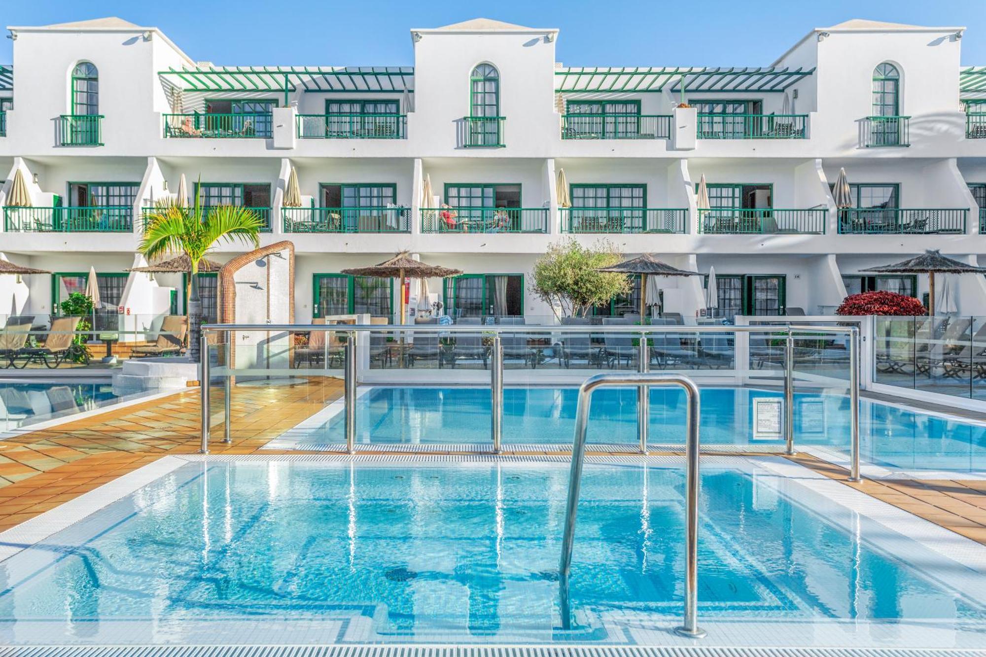 Club Del Carmen Aparthotel Puerto del Carmen  Exterior photo
