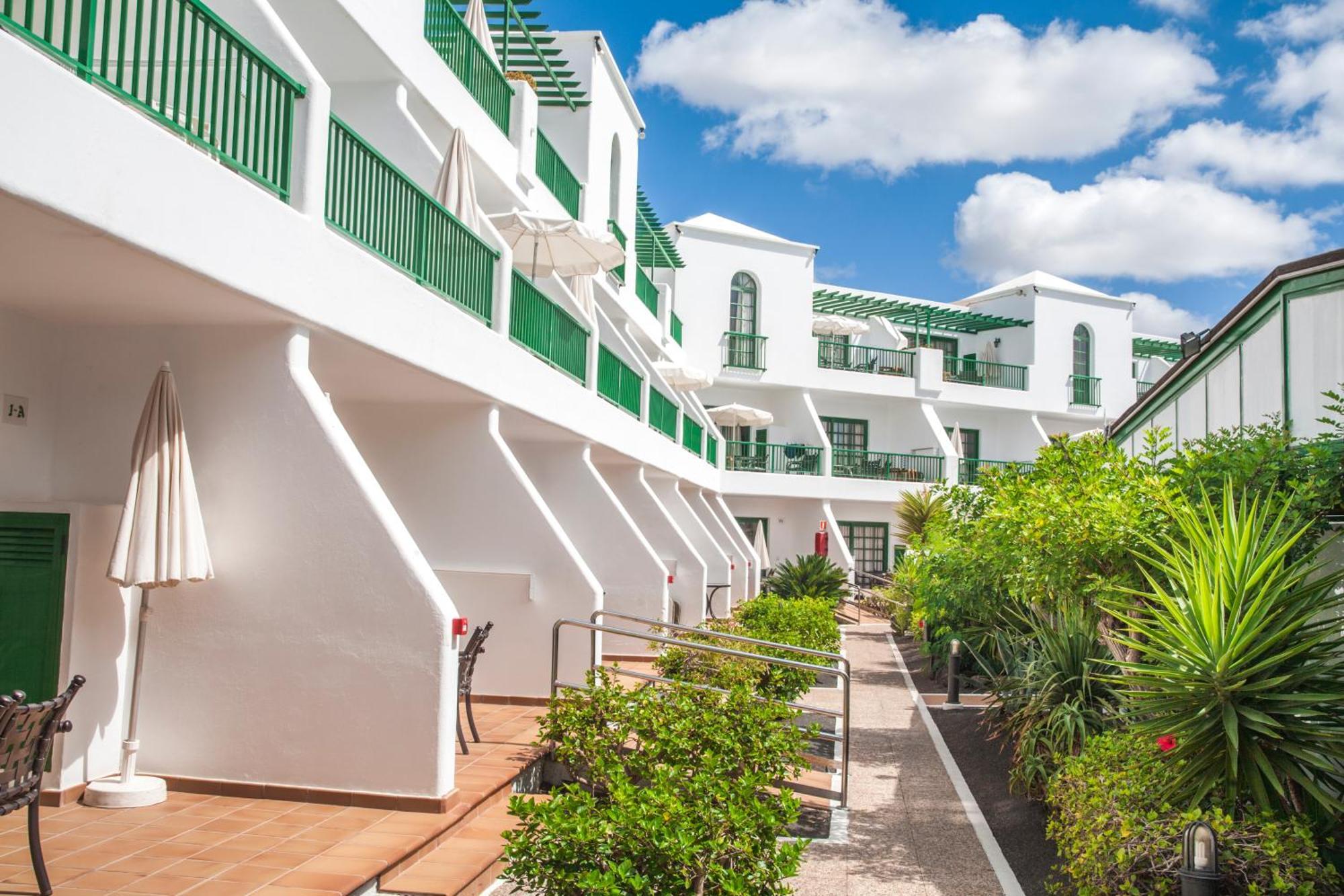 Club Del Carmen Aparthotel Puerto del Carmen  Exterior photo