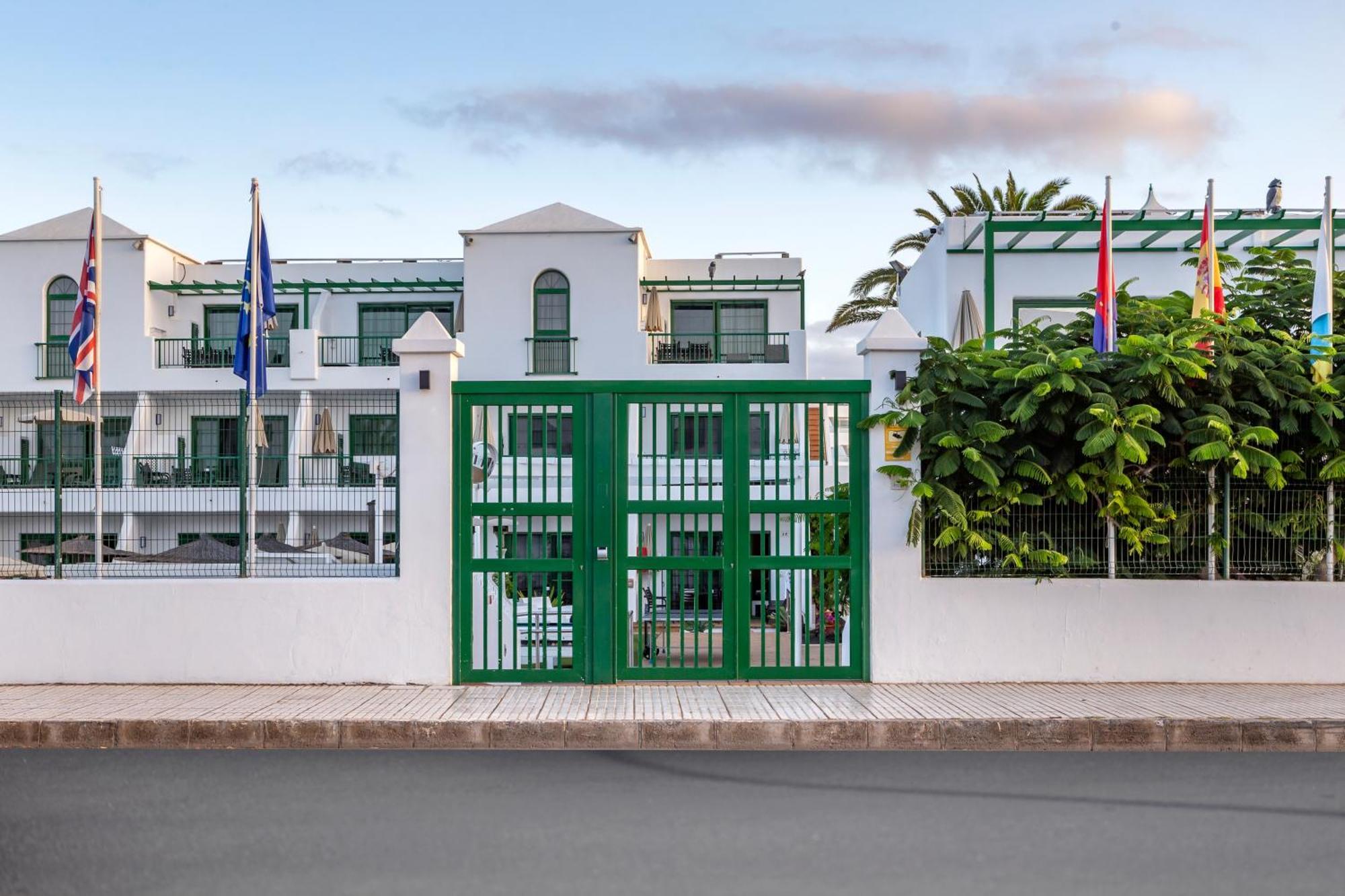 Club Del Carmen Aparthotel Puerto del Carmen  Exterior photo