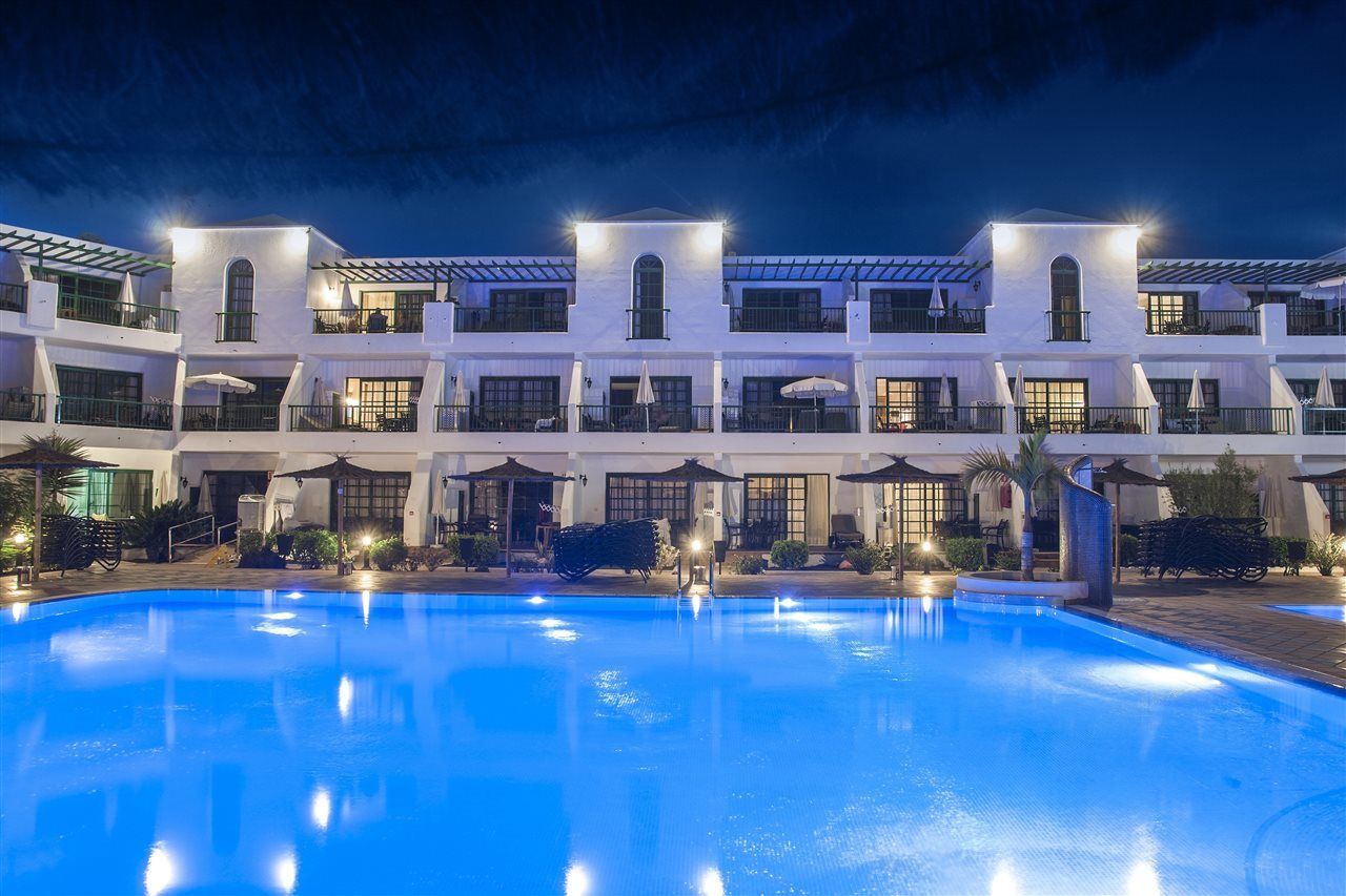 Club Del Carmen Aparthotel Puerto del Carmen  Exterior photo
